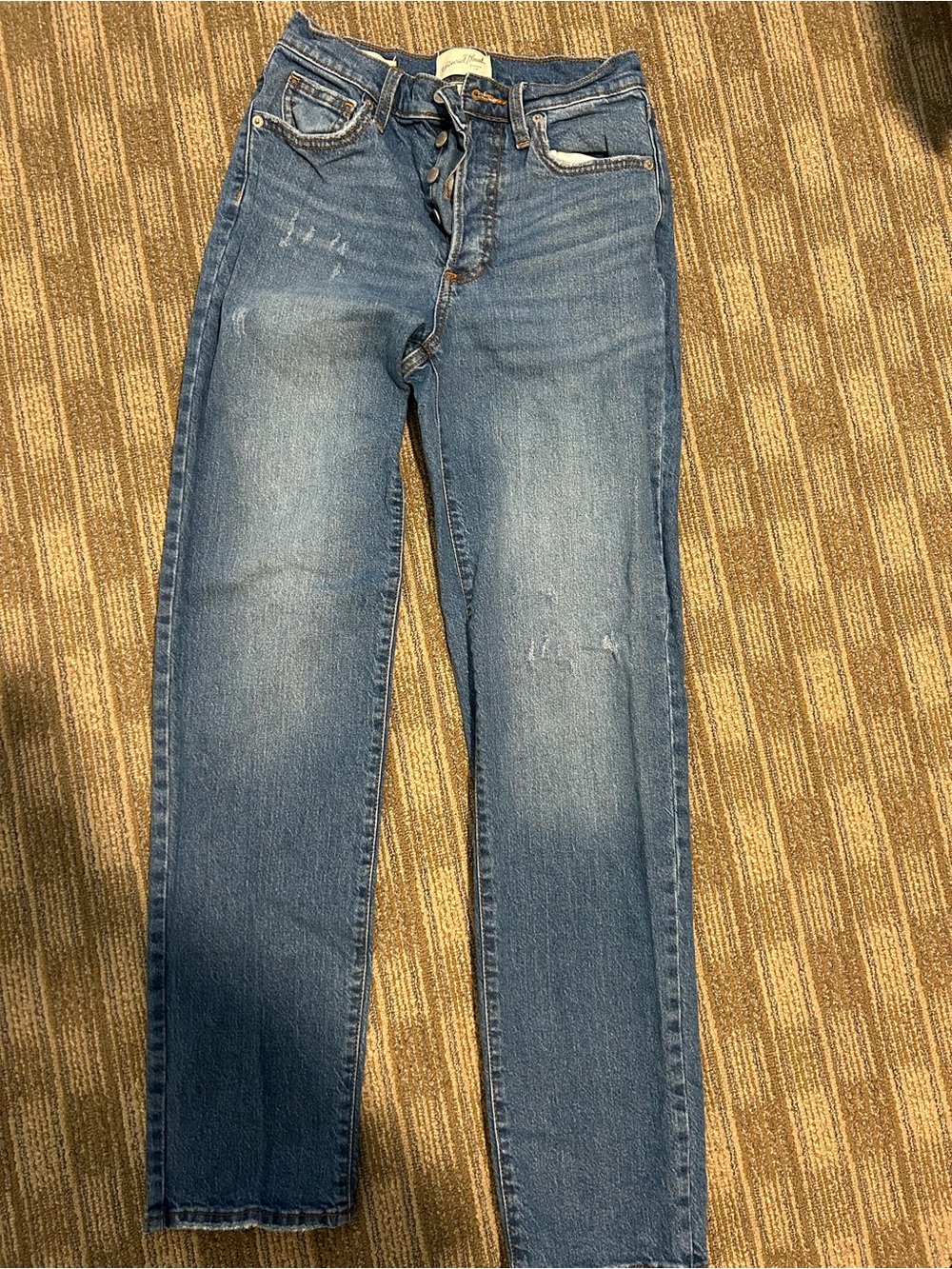 Universal Thread High-Rise 90s Straight-Leg Women's Jeans in Medium Blue